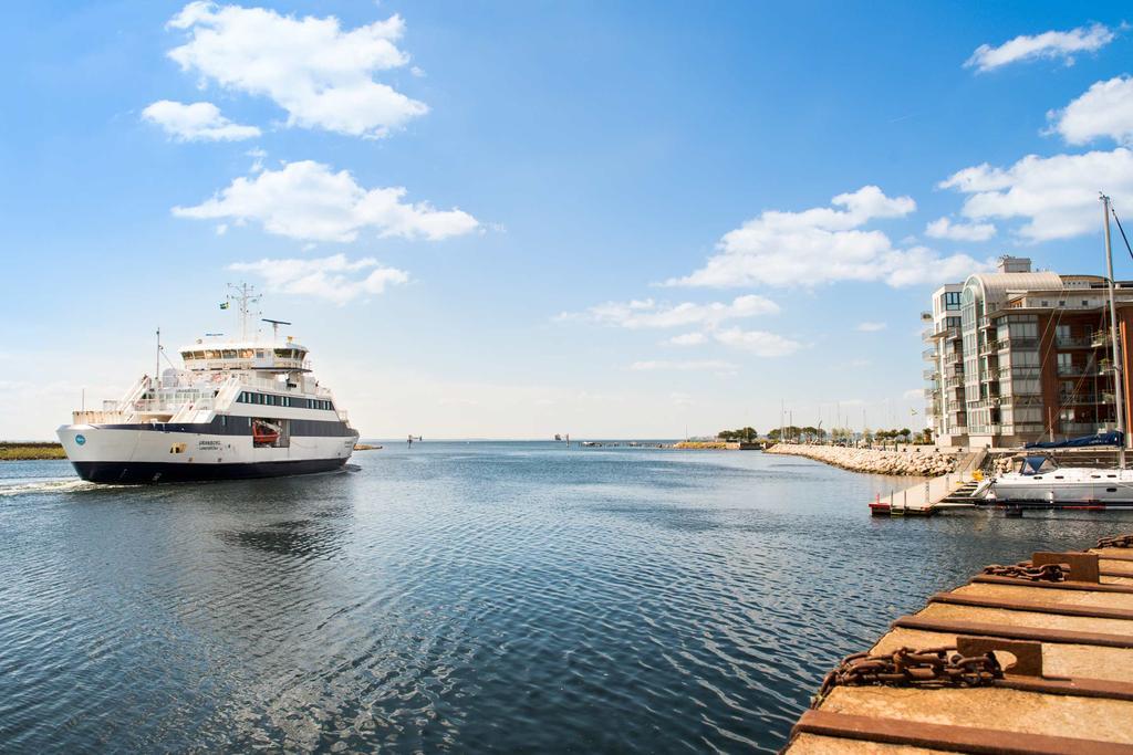 Motesplats Borstahusen Hotel Landskrone Exterior photo